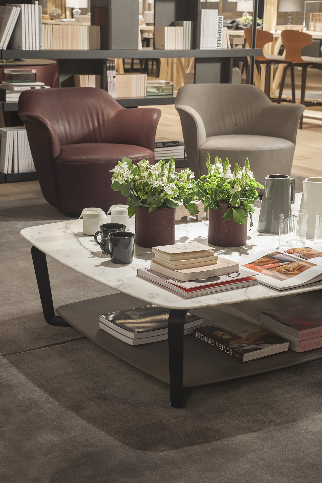poltrona frau fiorile dual shelf small table