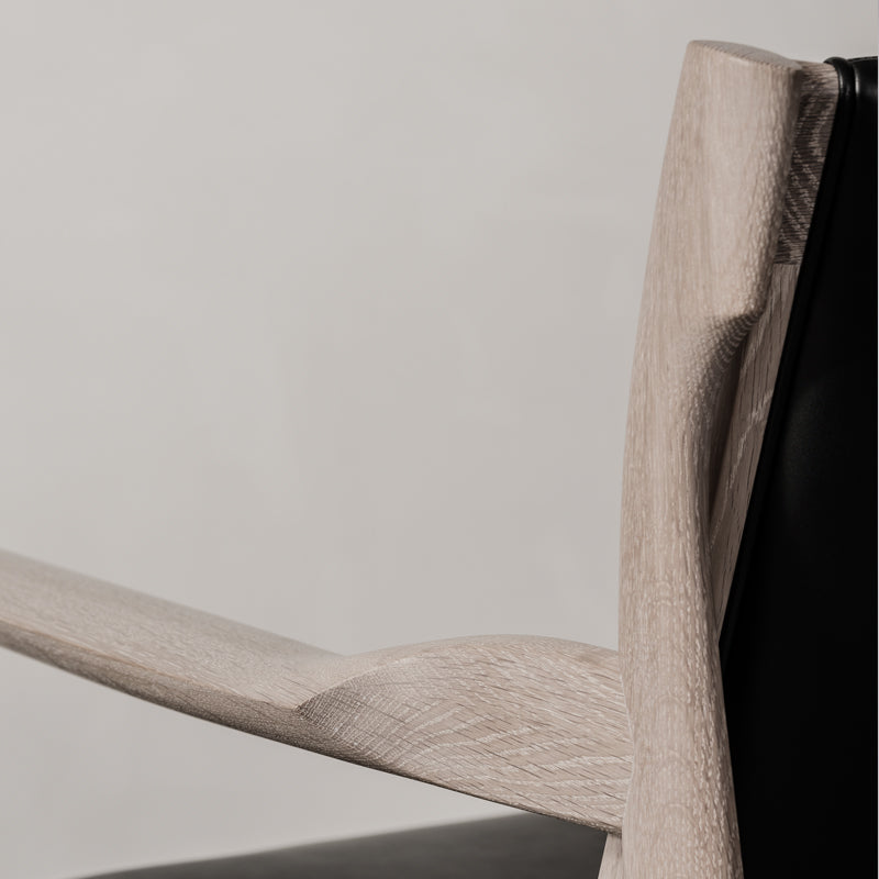 CLAUDE | Armchair