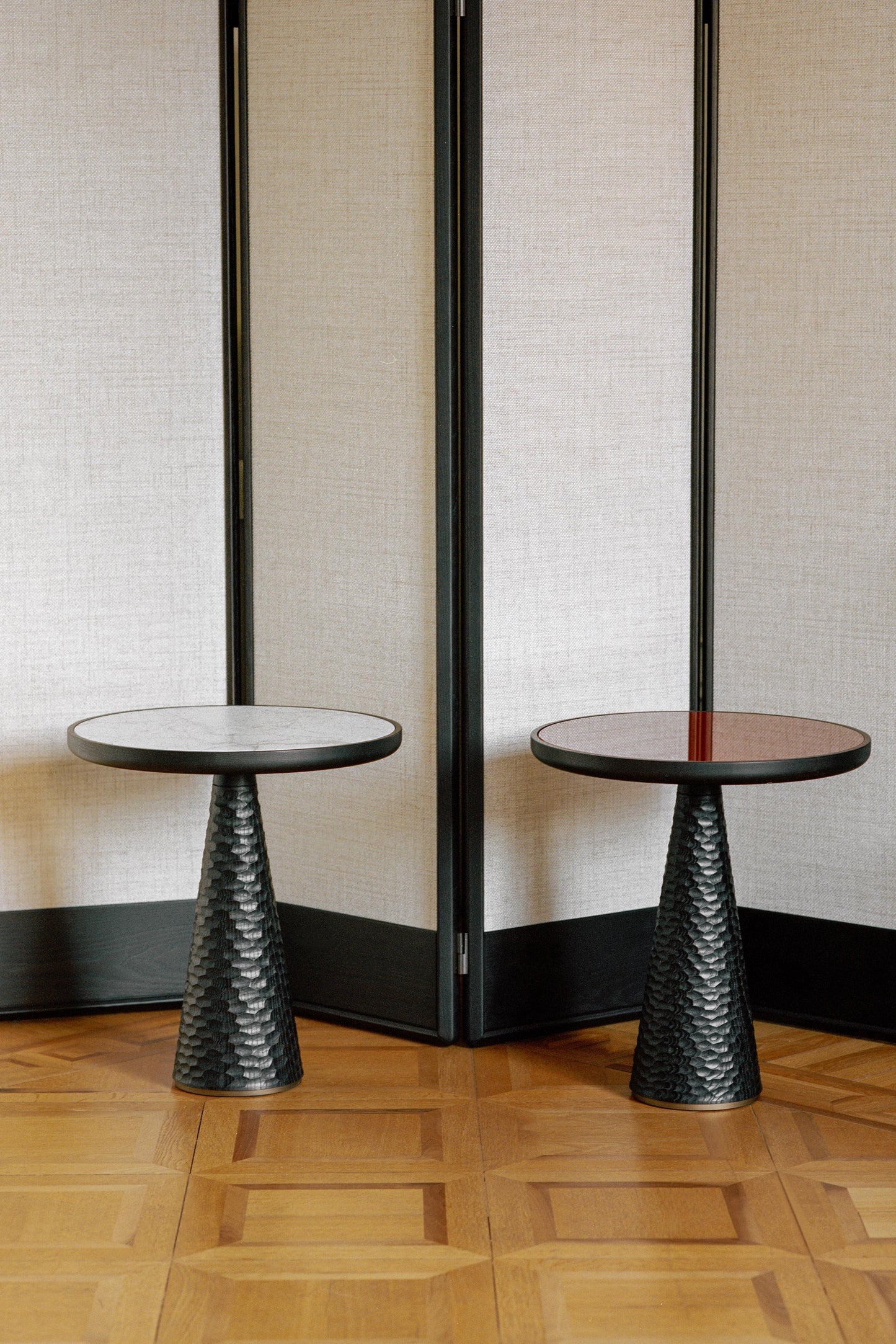 poltrona frau duo pedestal table