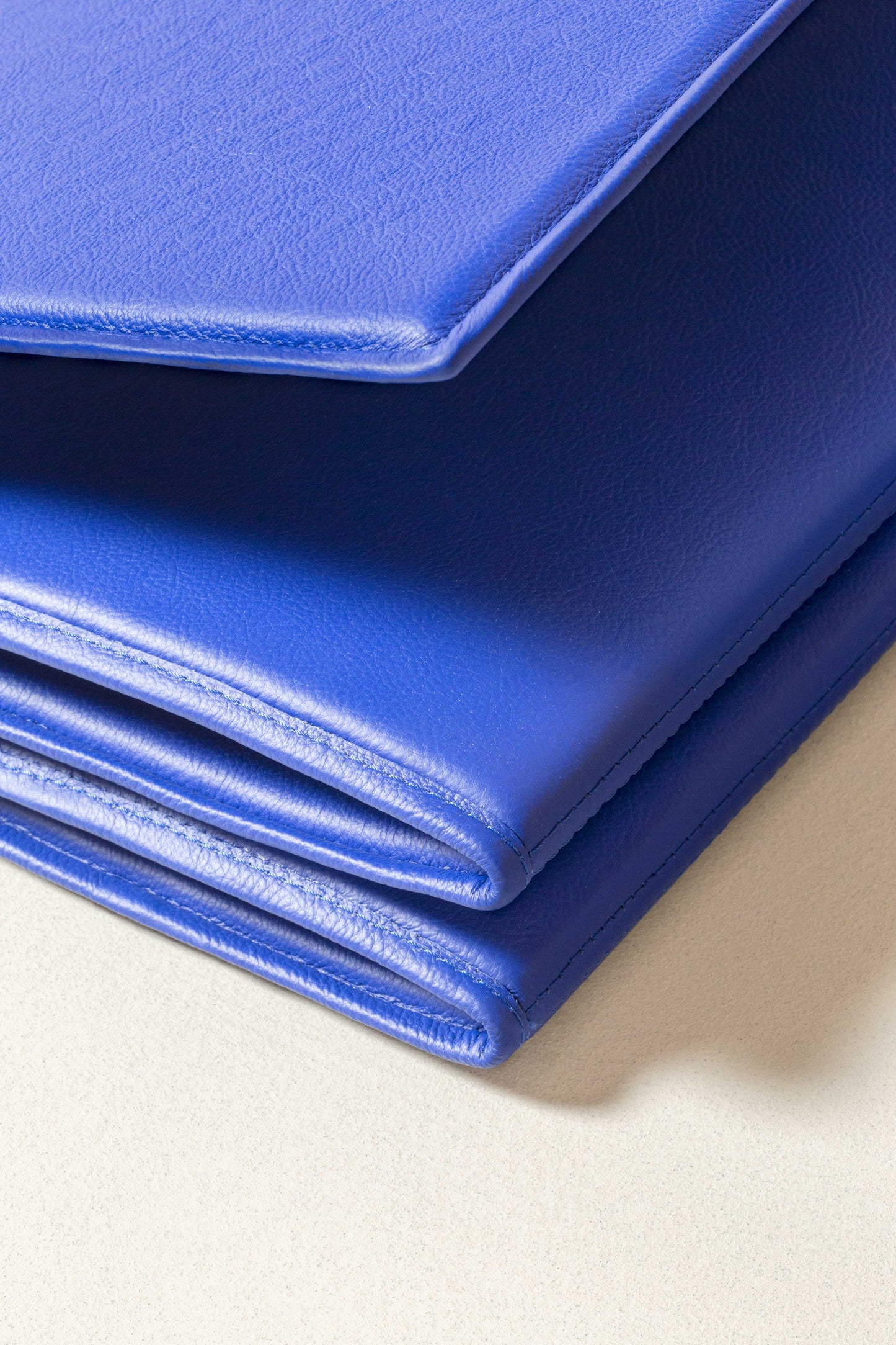 poltrona frau fitness yoga mat