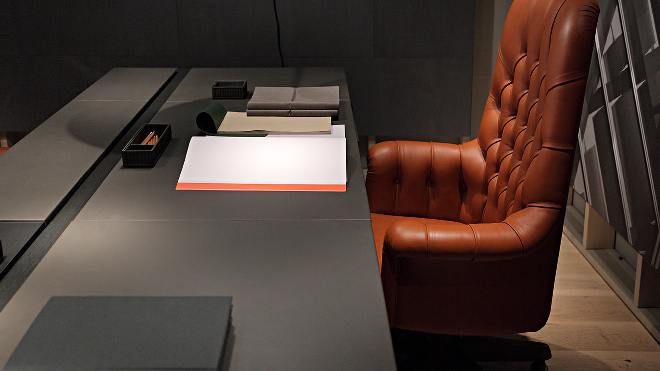 poltrona frau jobs desk