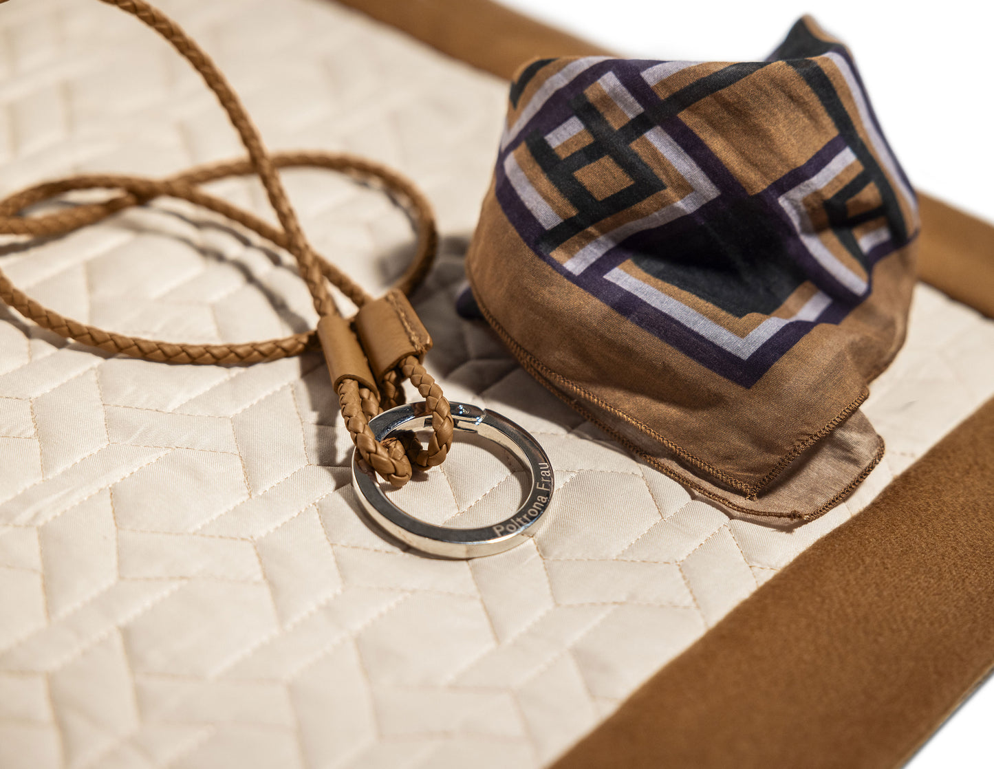 poltrona frau pet keychain