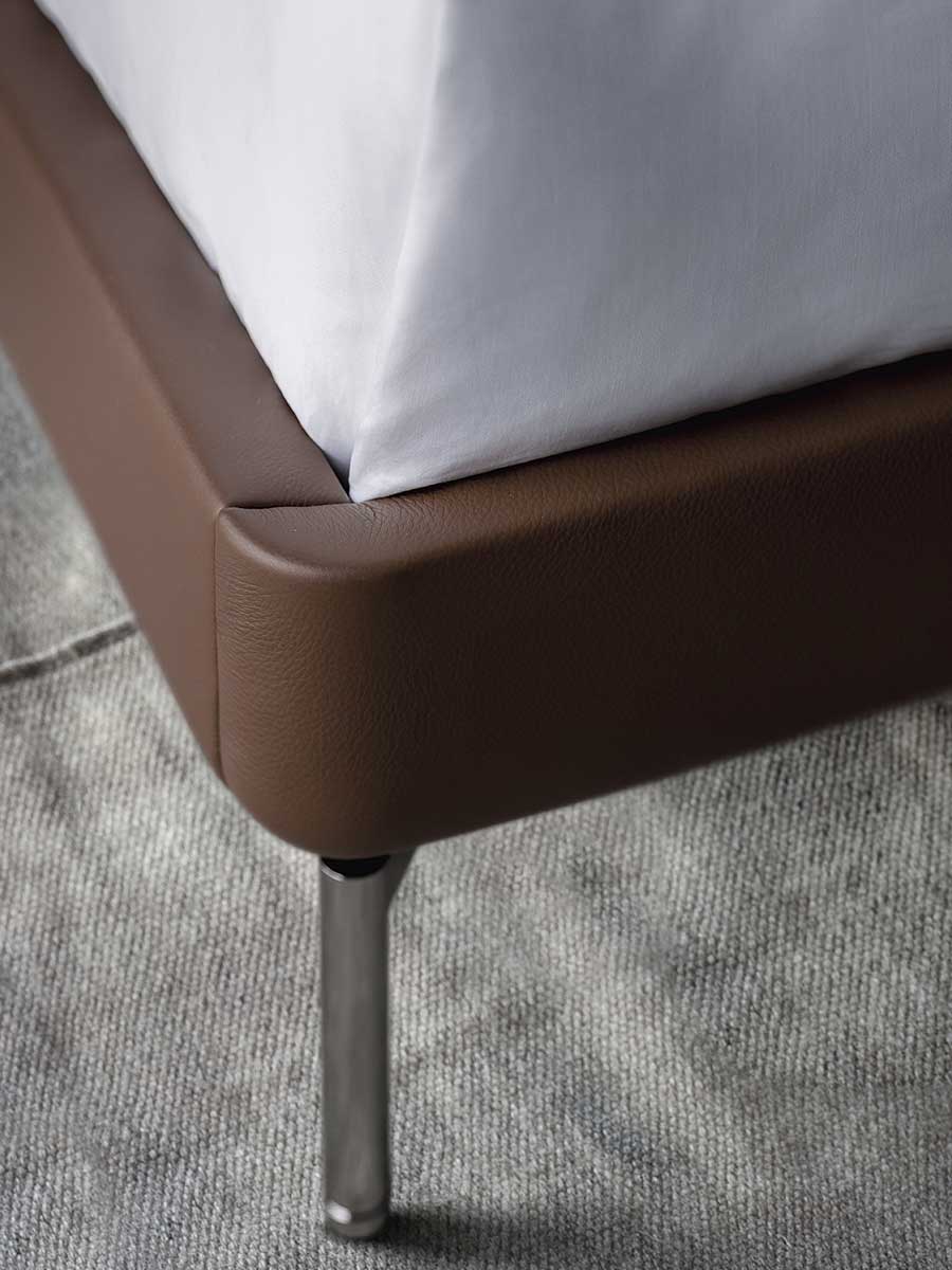 poltrona frau coupe bed