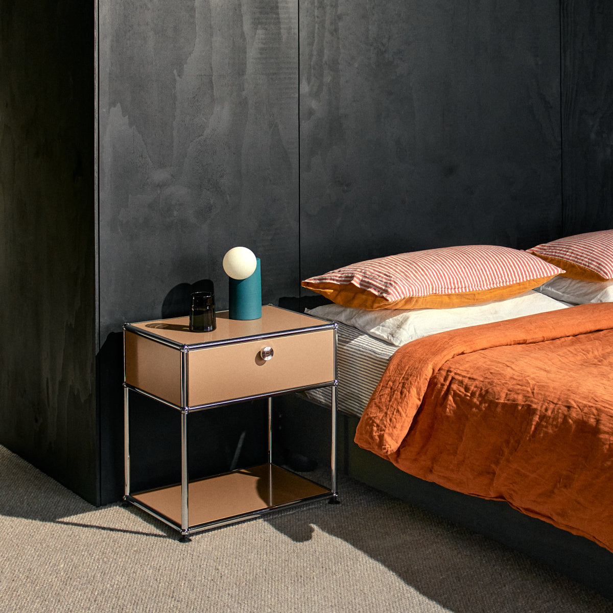 USM Nightstand w. LED