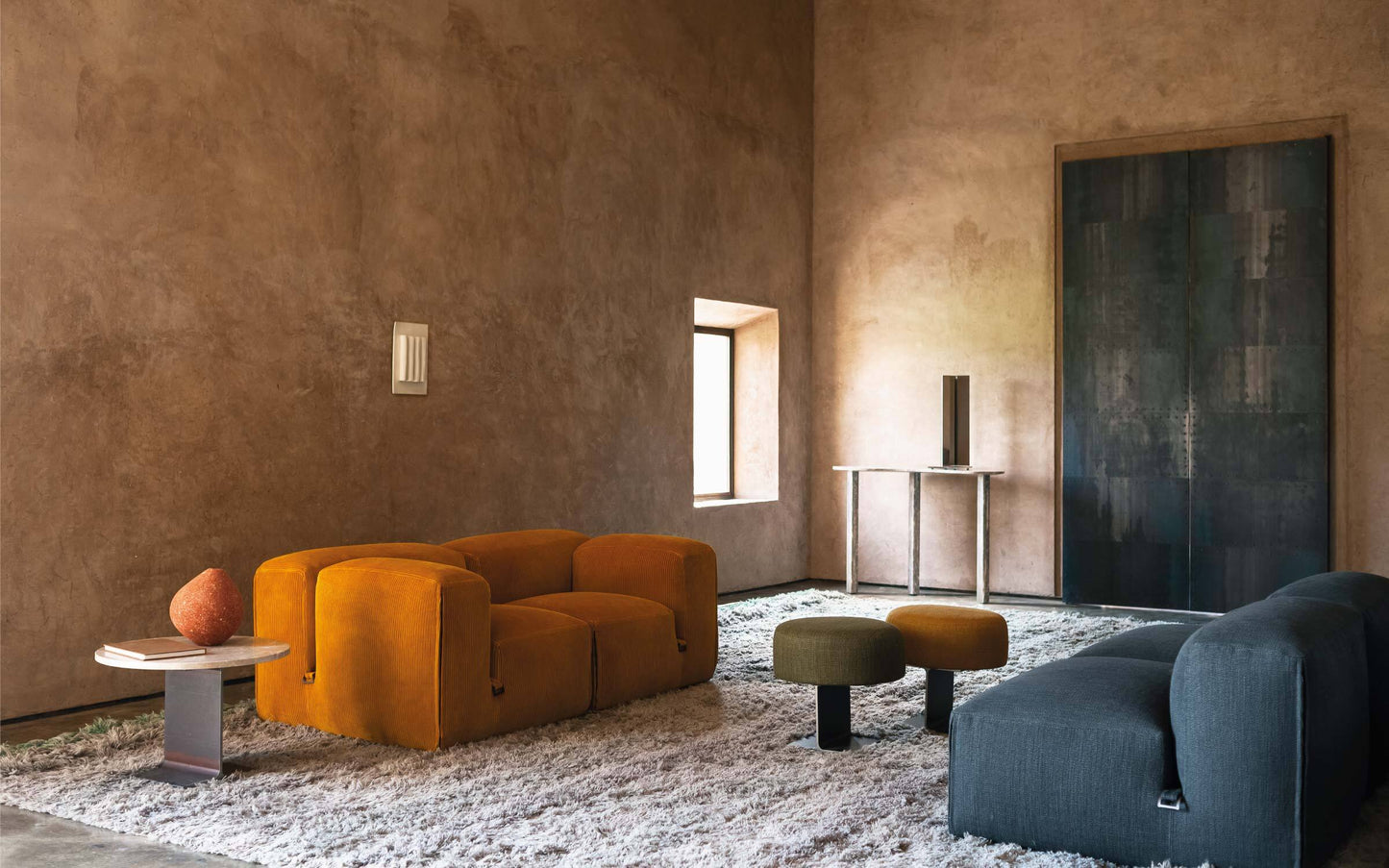 Trono Side Table