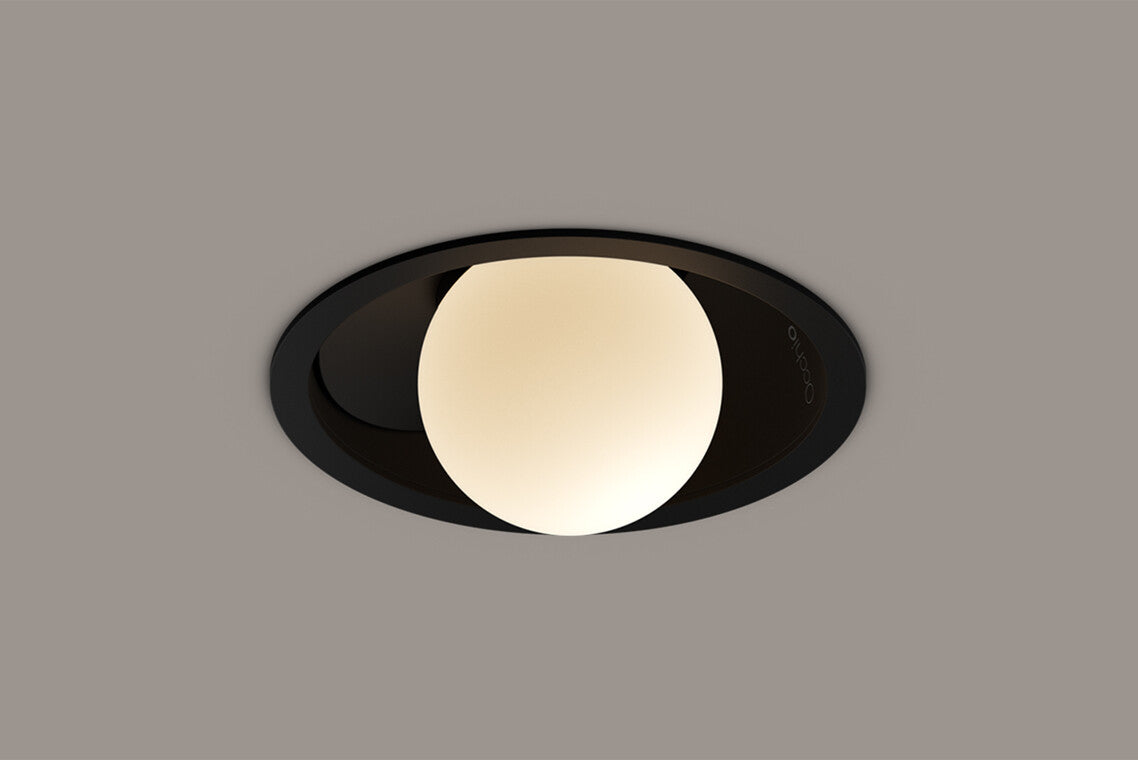 Coro Moon Piano Edge Spotlight