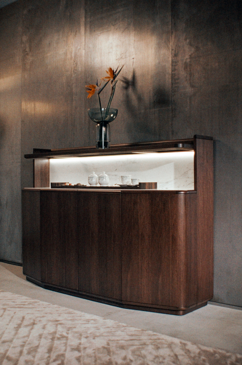 Skilful Credenza