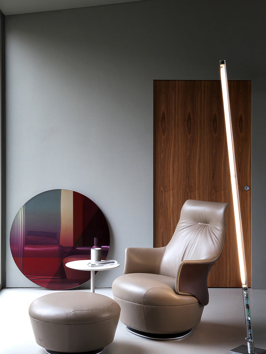 poltrona frau assaya armchair