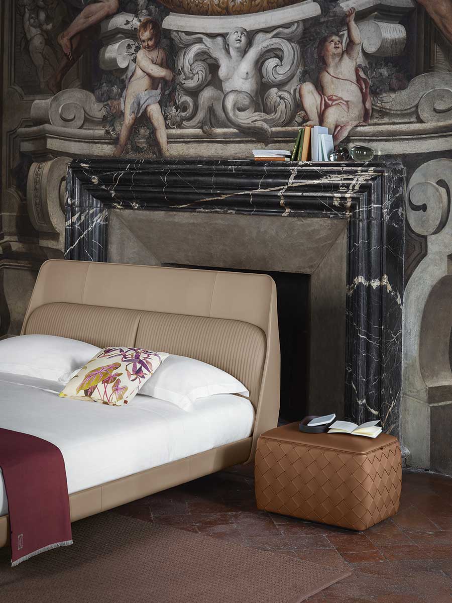 poltrona frau coupe bed