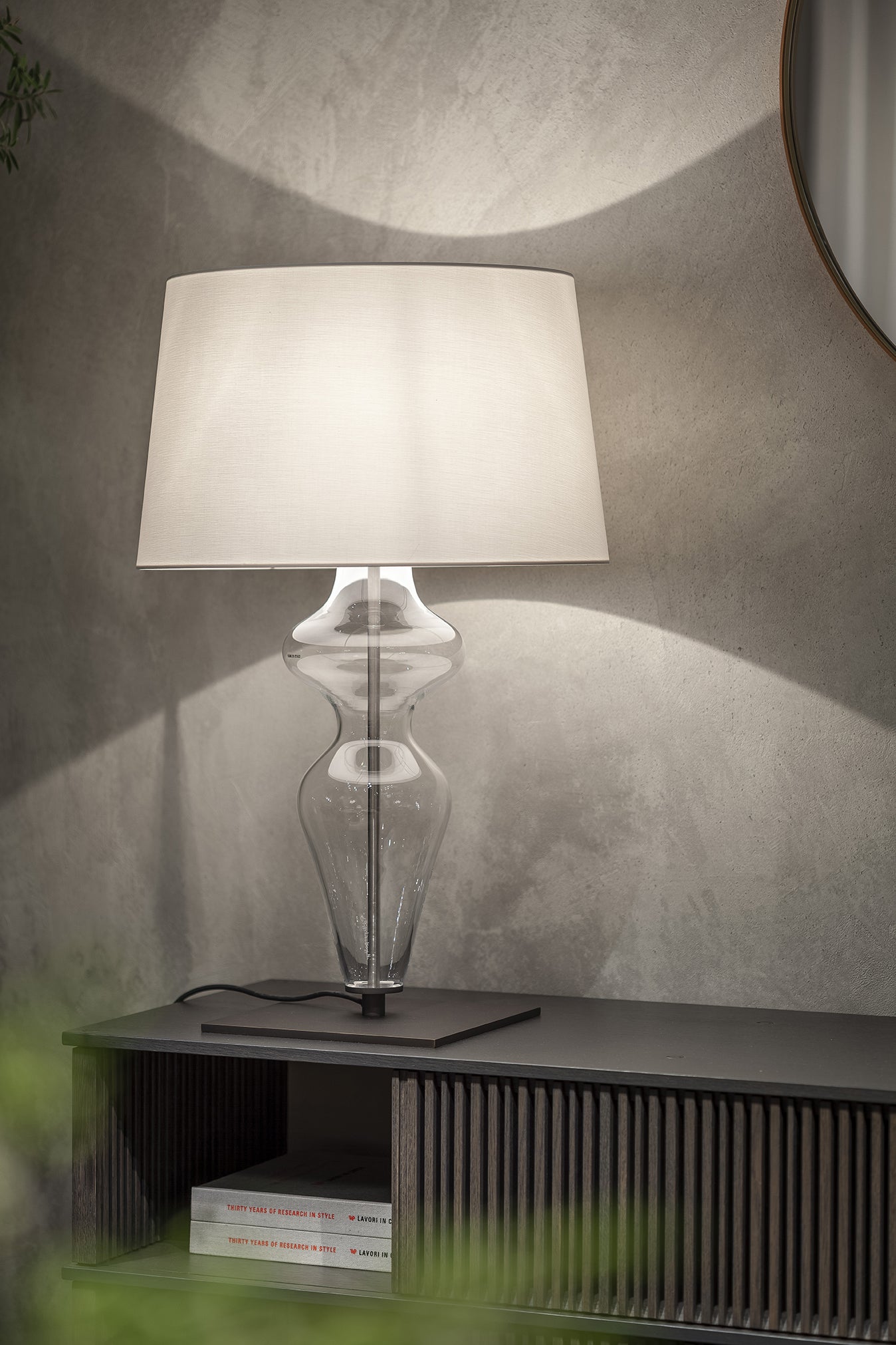 poltrona frau holly desk lamp