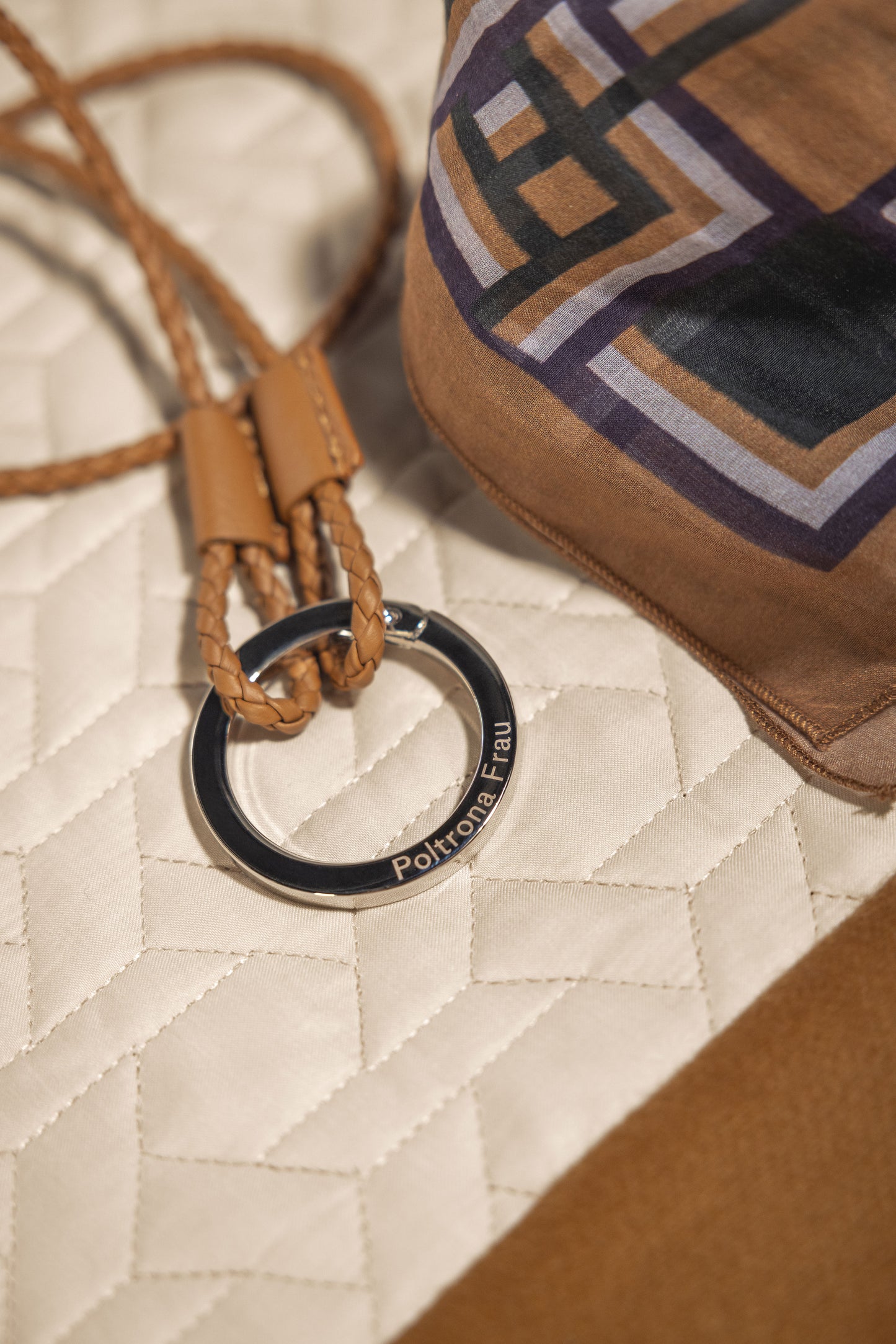 poltrona frau pet keychain