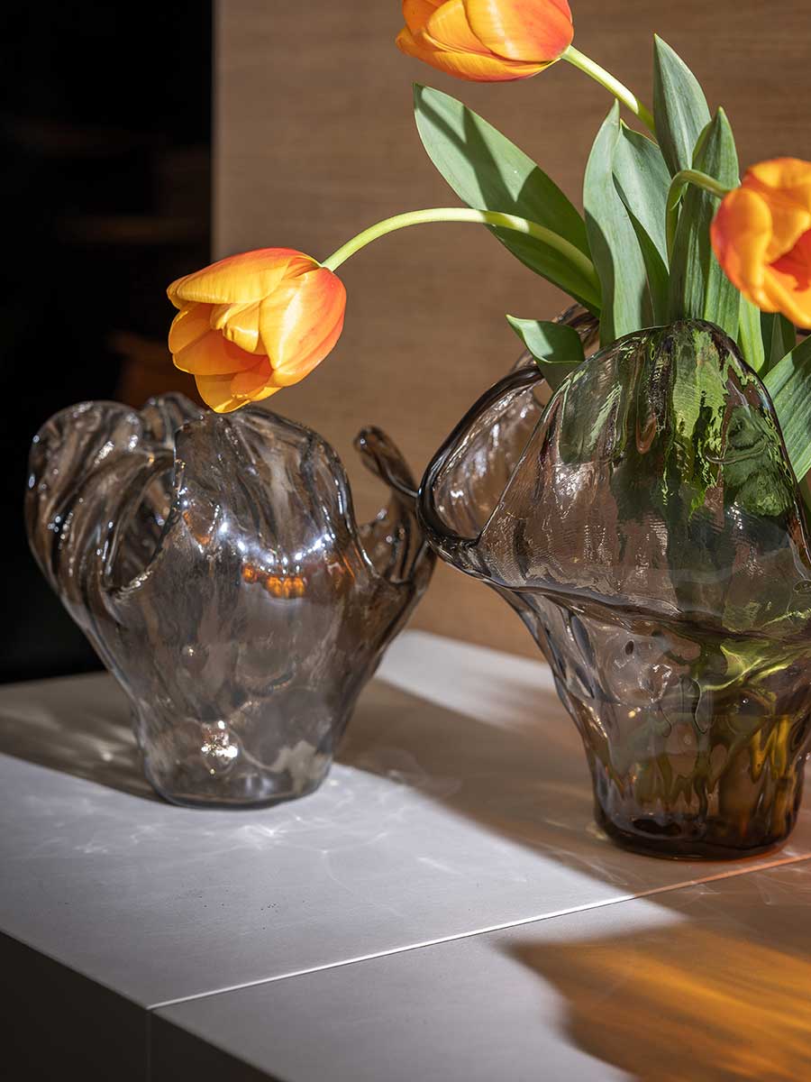 Water Illusion Vase