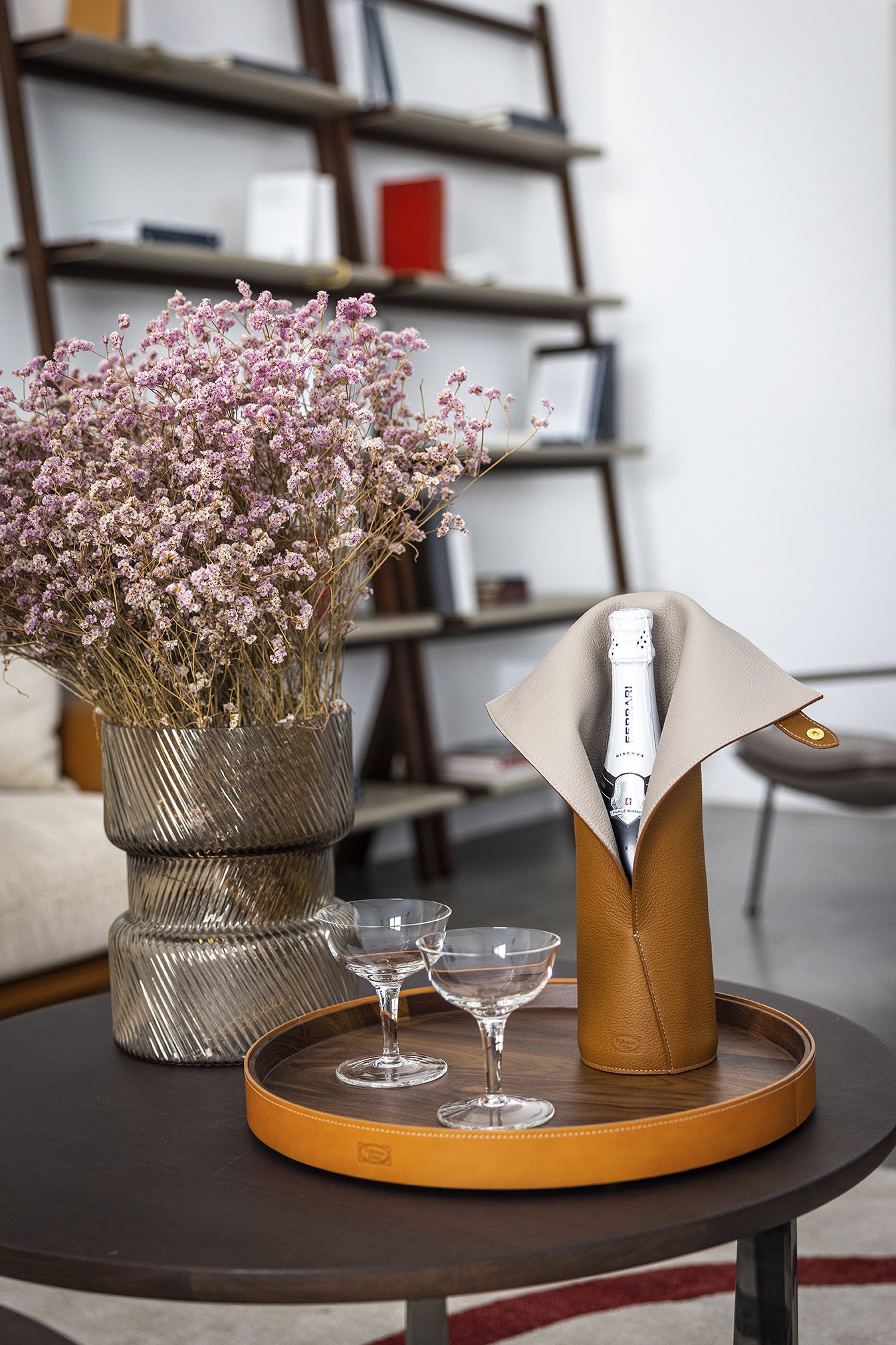 poltrona frau wine bag