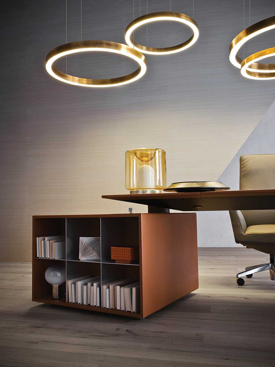 Ceo Cube Desk