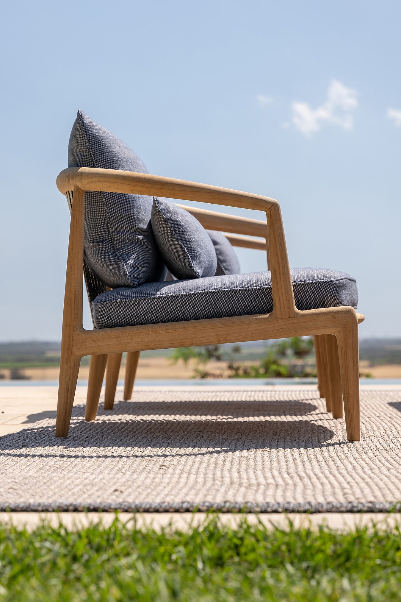 poltrona frau grand vizier rug