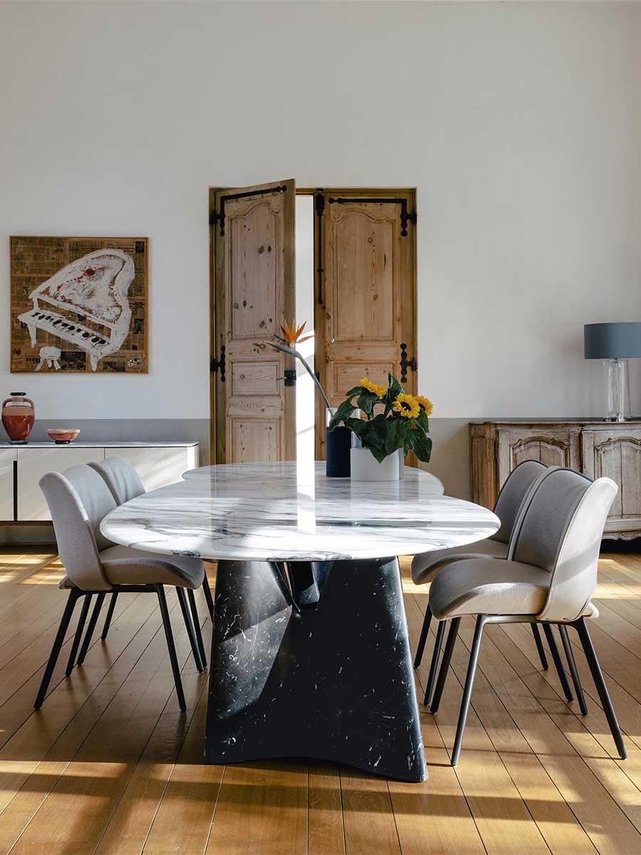 poltrona frau infinitamente table