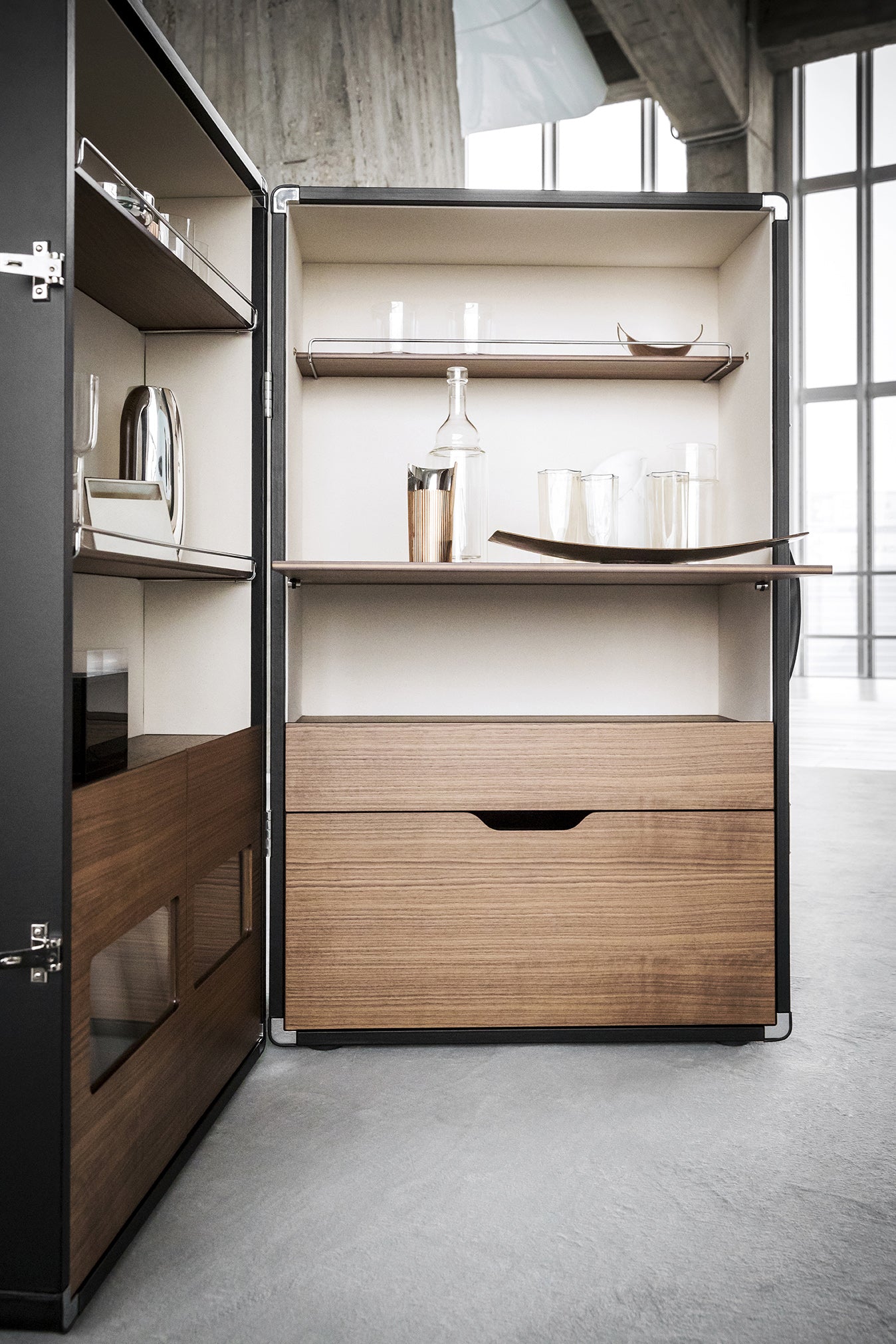 poltrona frau isidoro drinks cabinet