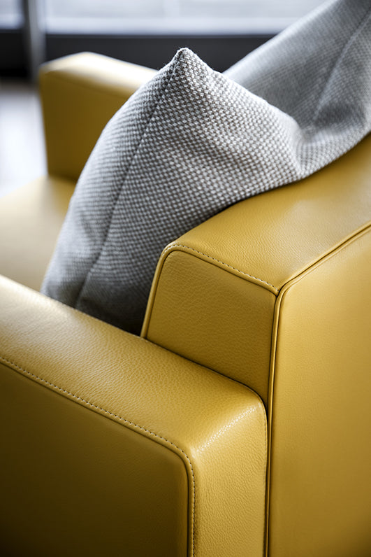 Linea A Armchair