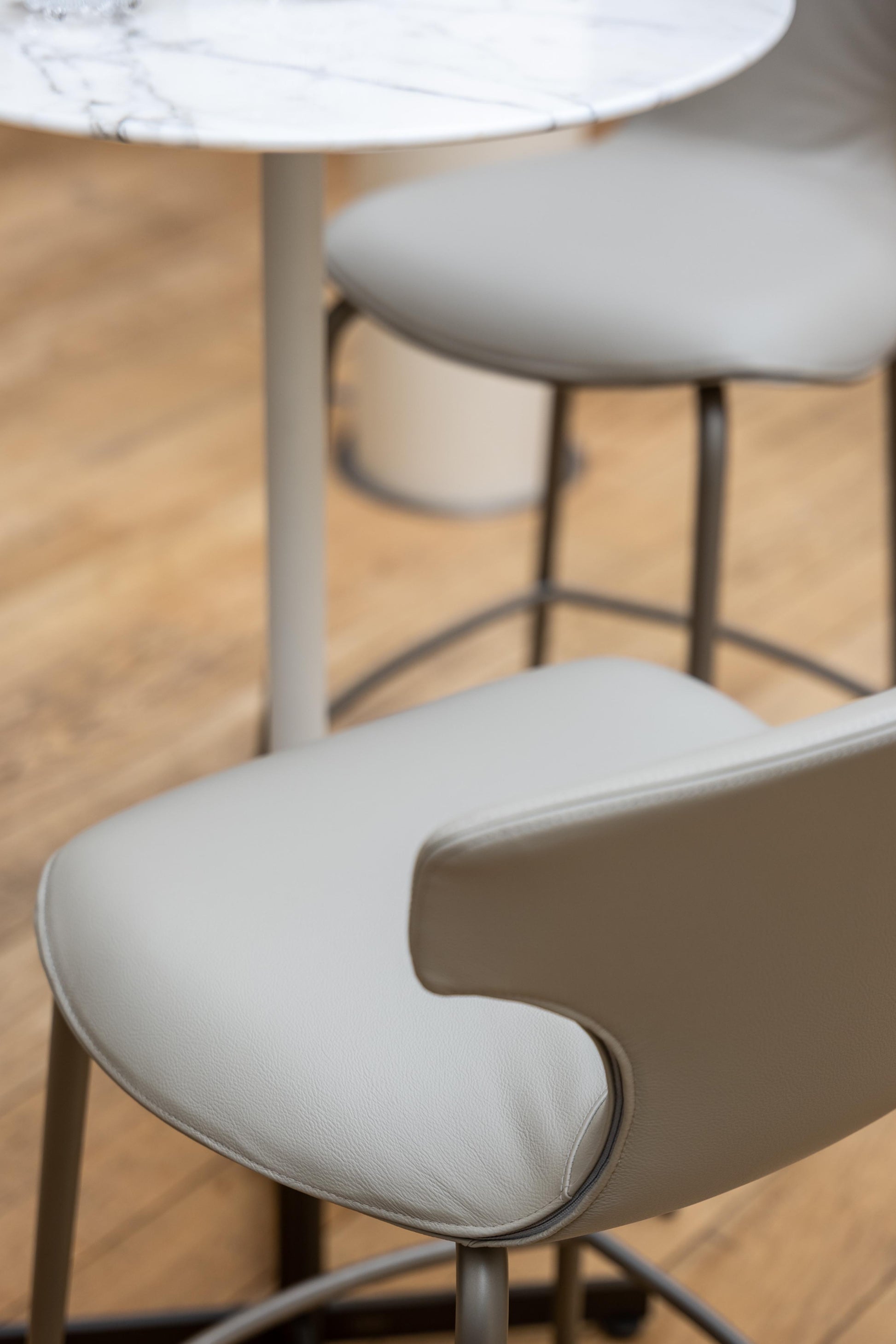 Montera Mas Stool With Metal Base