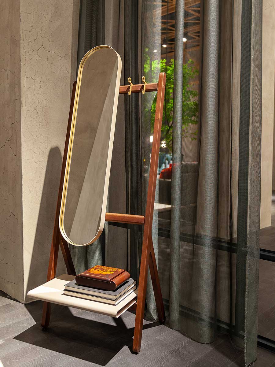 Ren Standing Mirror With Hangers