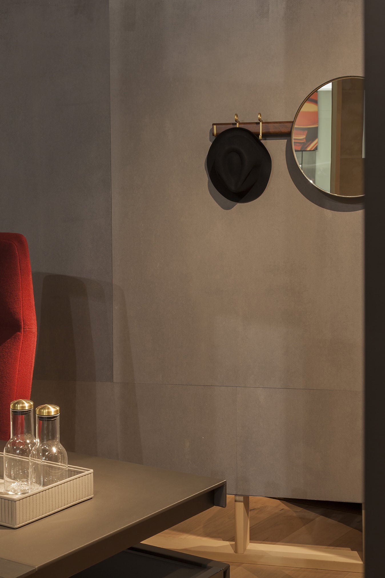 Ren Mirror With Hangers