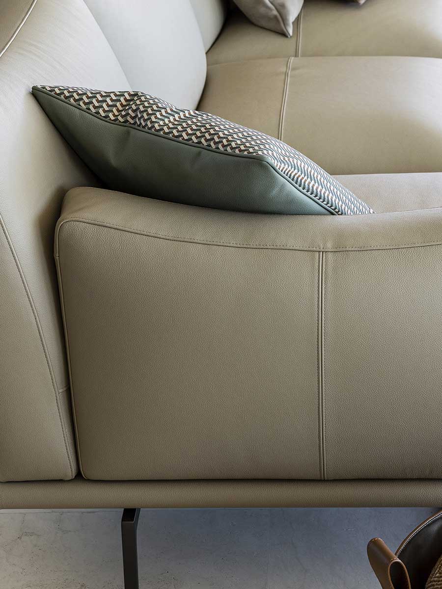 Gli Oggetti Motif Weavers Decorative Cushions