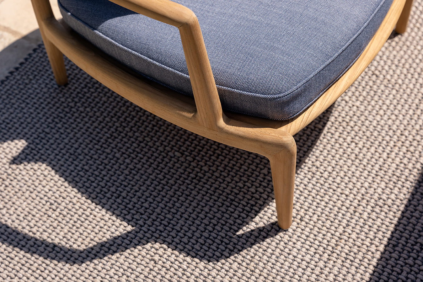poltrona frau grand vizier rug