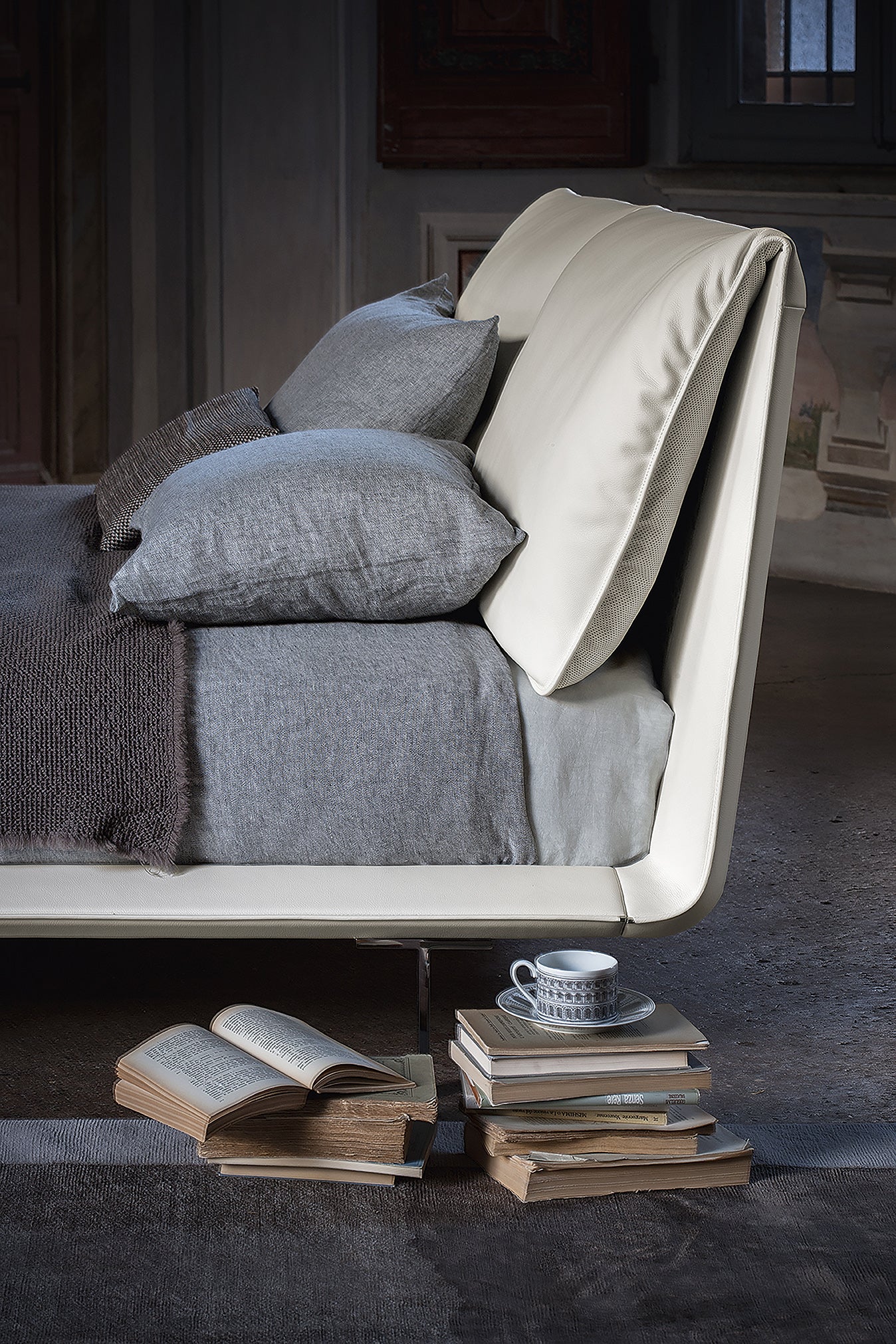 poltrona frau john john bed
