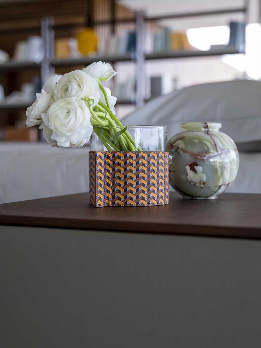 poltrona frau leather pot vase