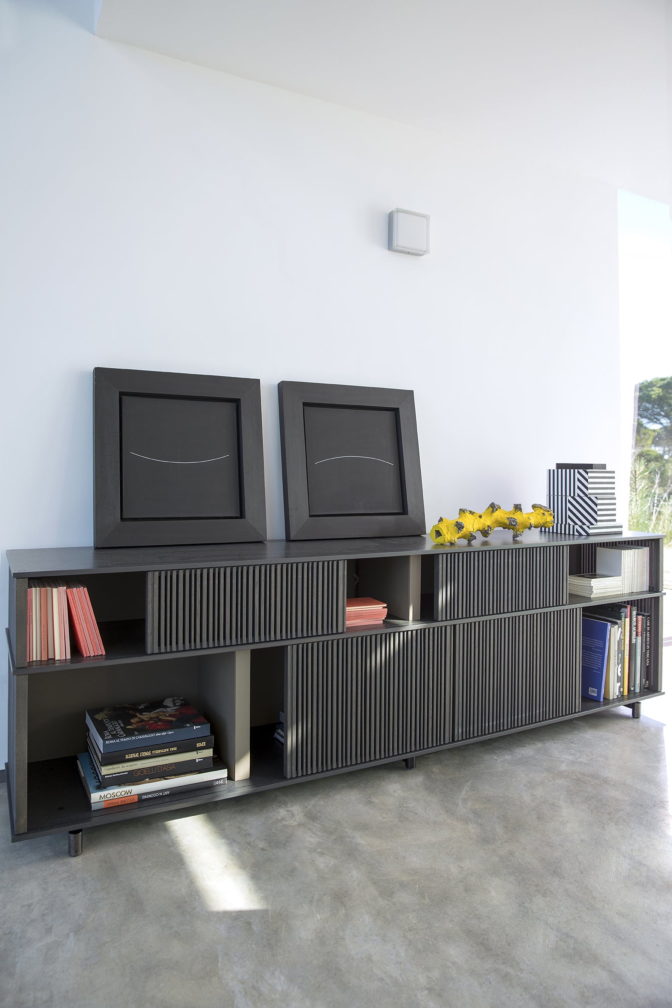 poltrona frau lloyd bookcase