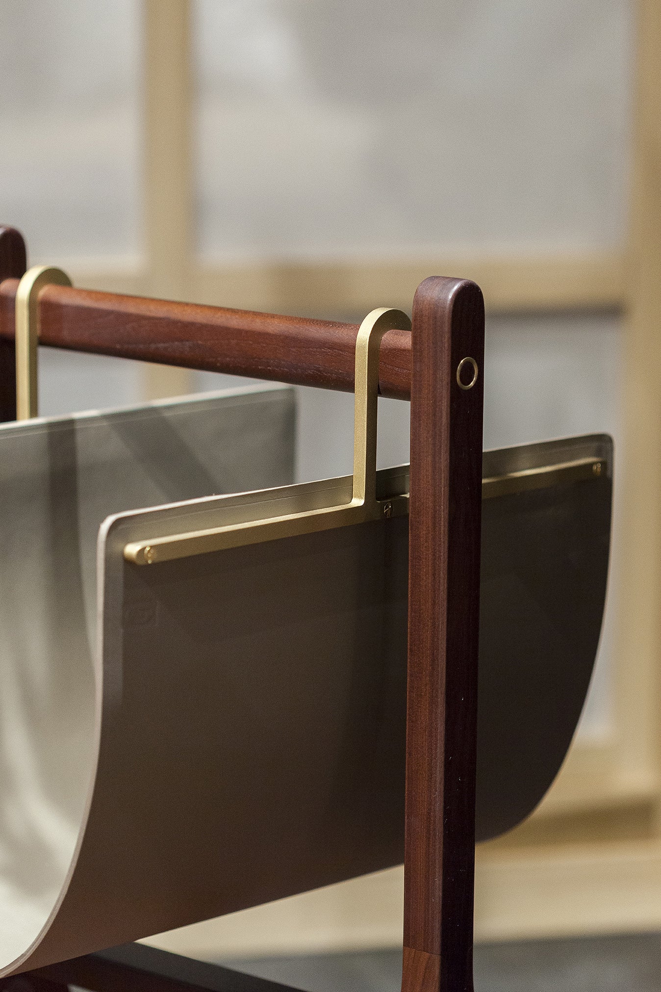 Ren Magazine Rack