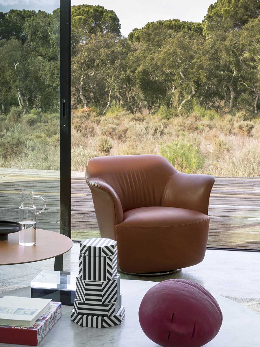Aida Armchair