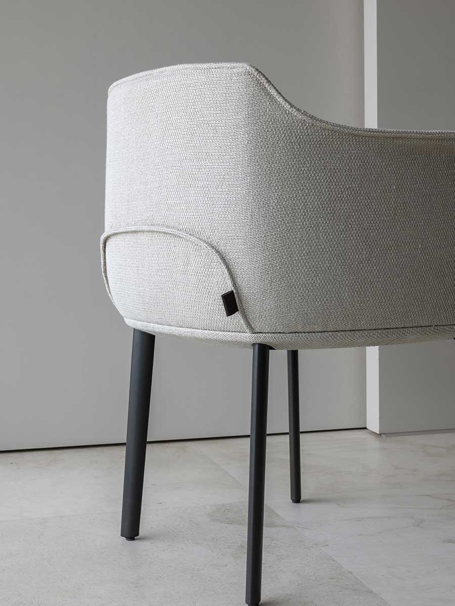 poltrona frau archibald dining chair