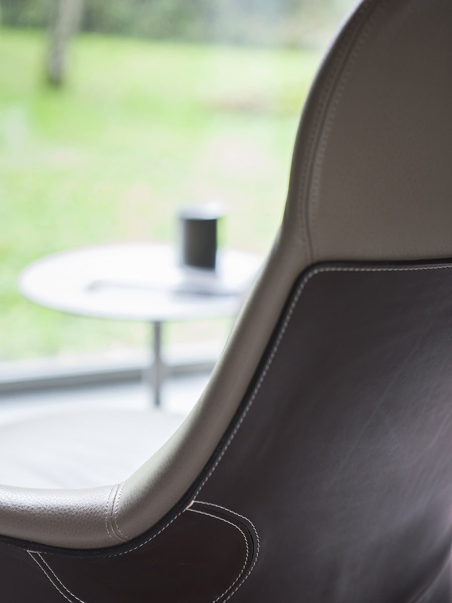 poltrona frau assaya armchair