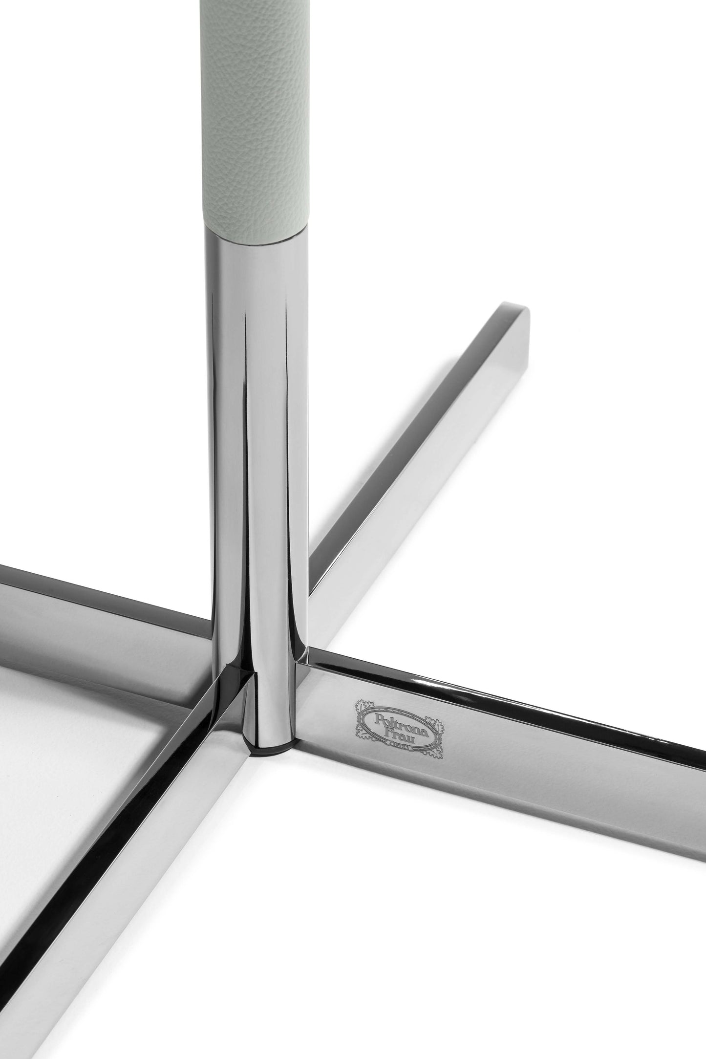 poltrona frau bob square small table
