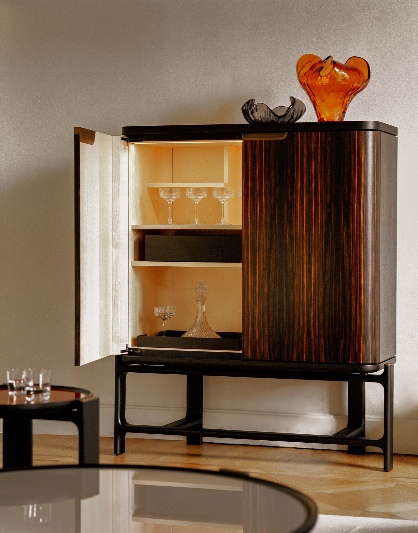 poltrona frau duo cabinet
