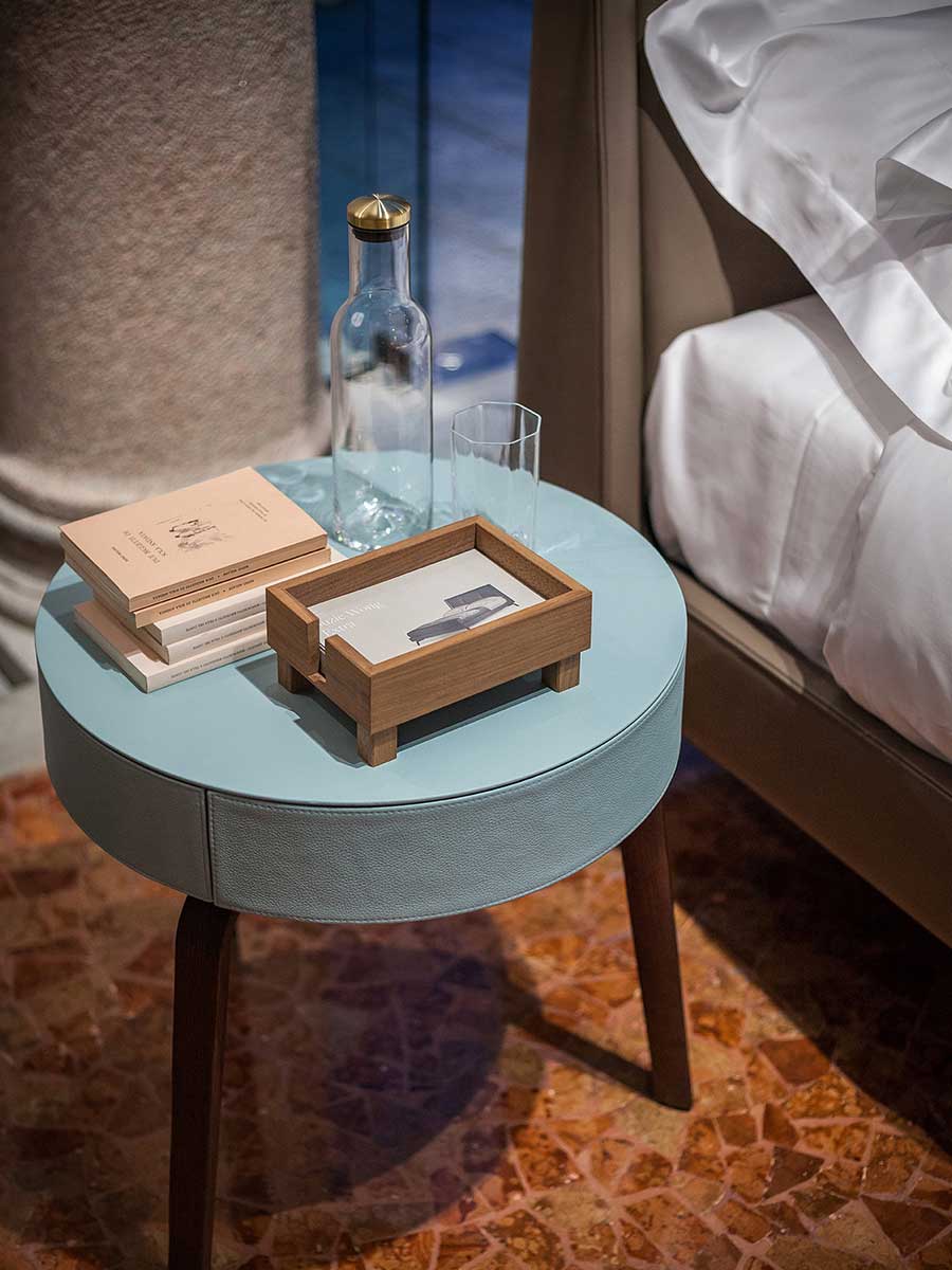 poltrona frau fiorile with drawer small table