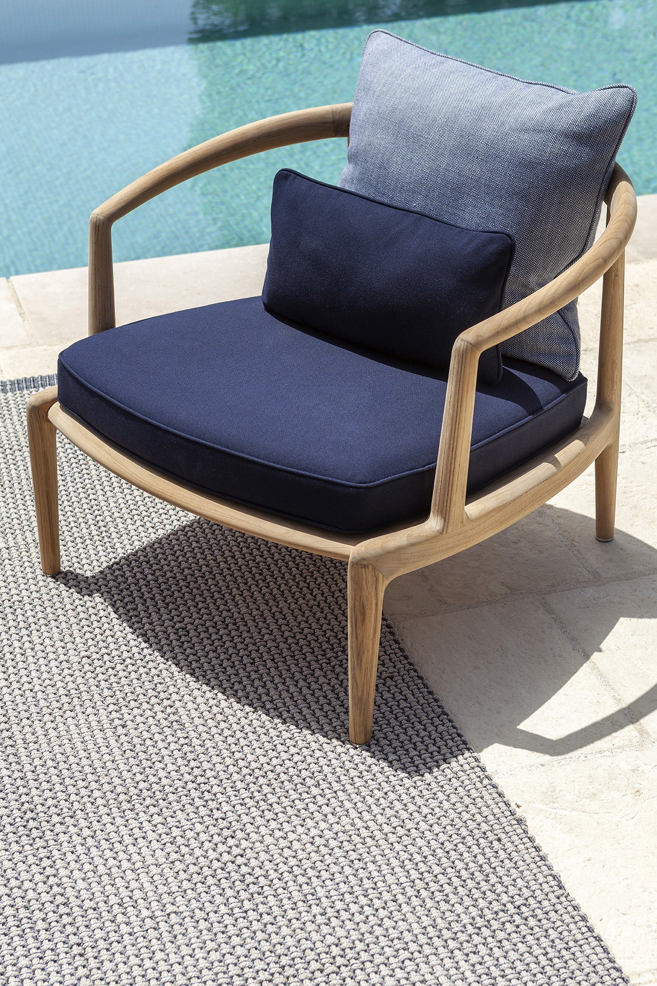 poltrona frau grand vizier rug