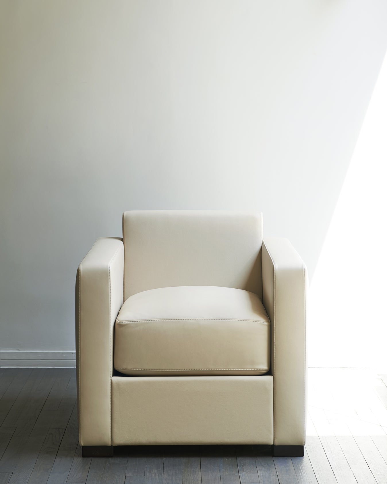 Linea A Armchair