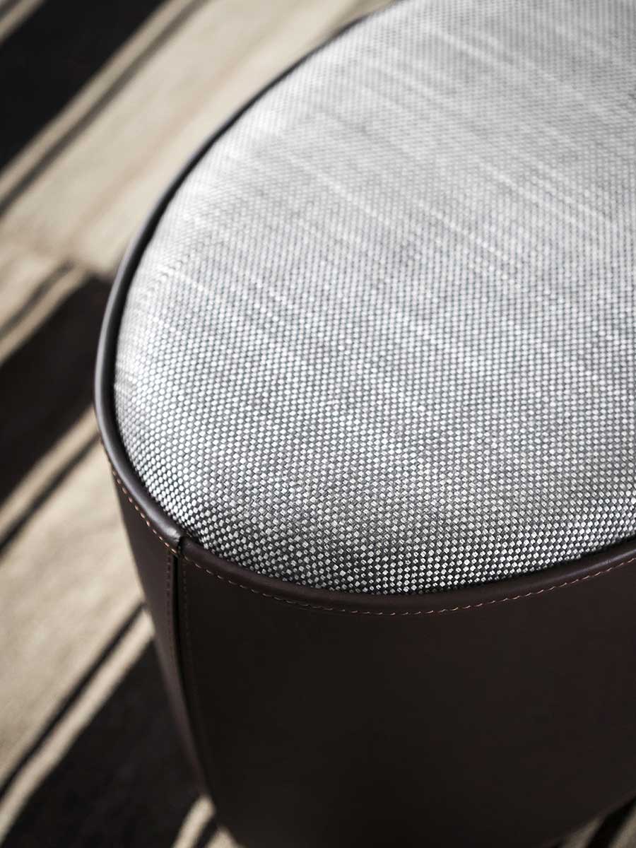 poltrona frau mamy blue ottoman