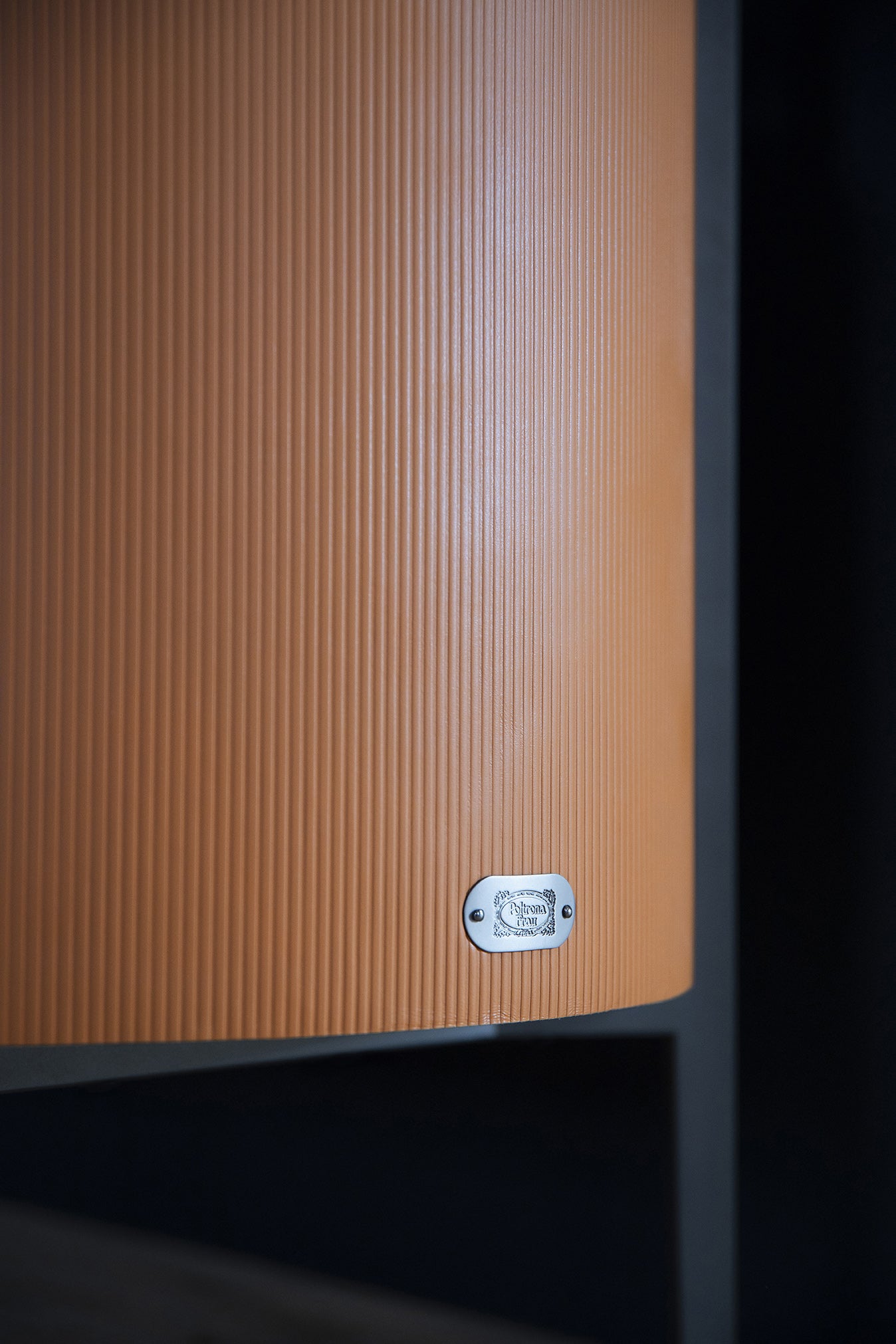 poltrona frau mi low cabinet