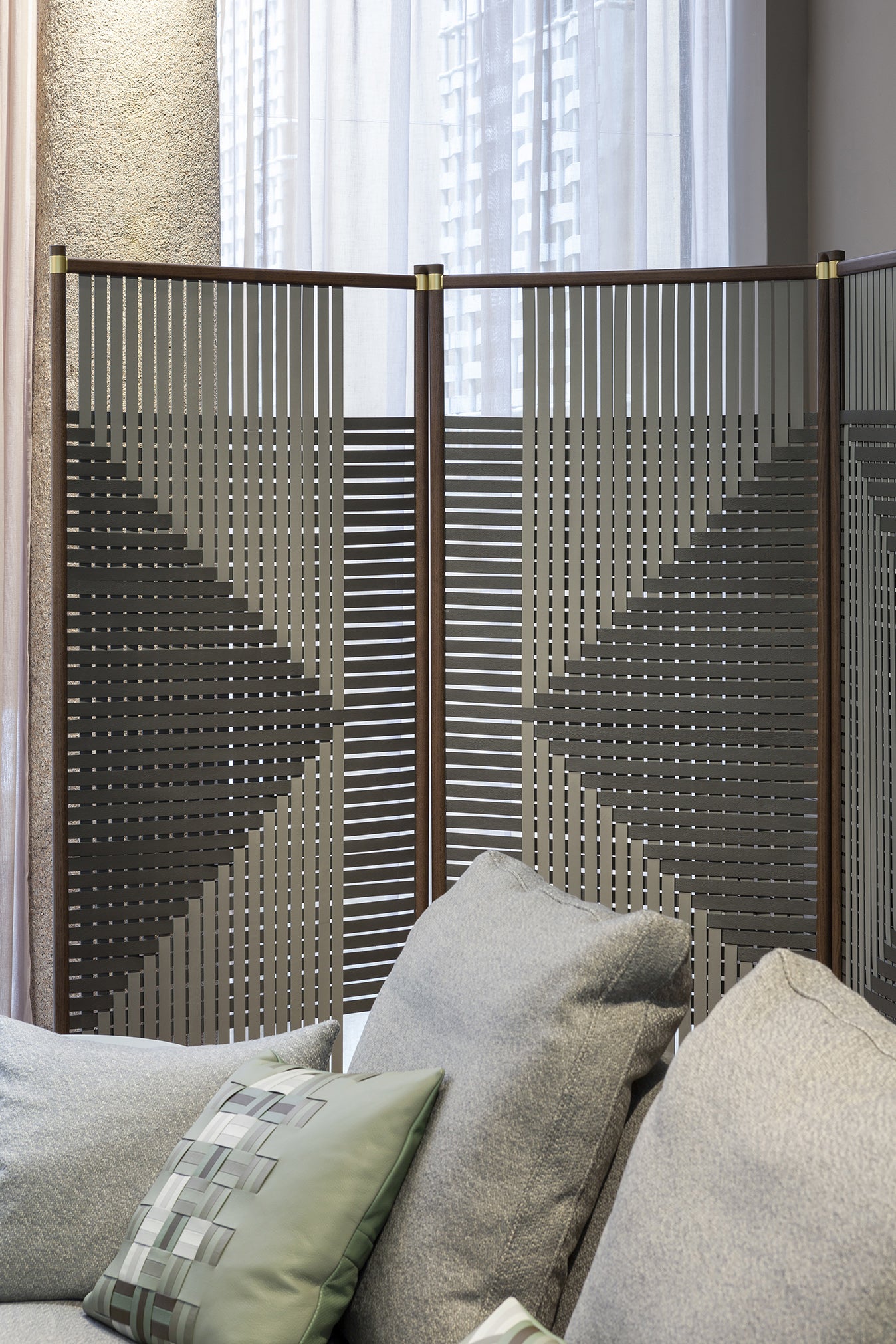 poltrona frau plot room divider