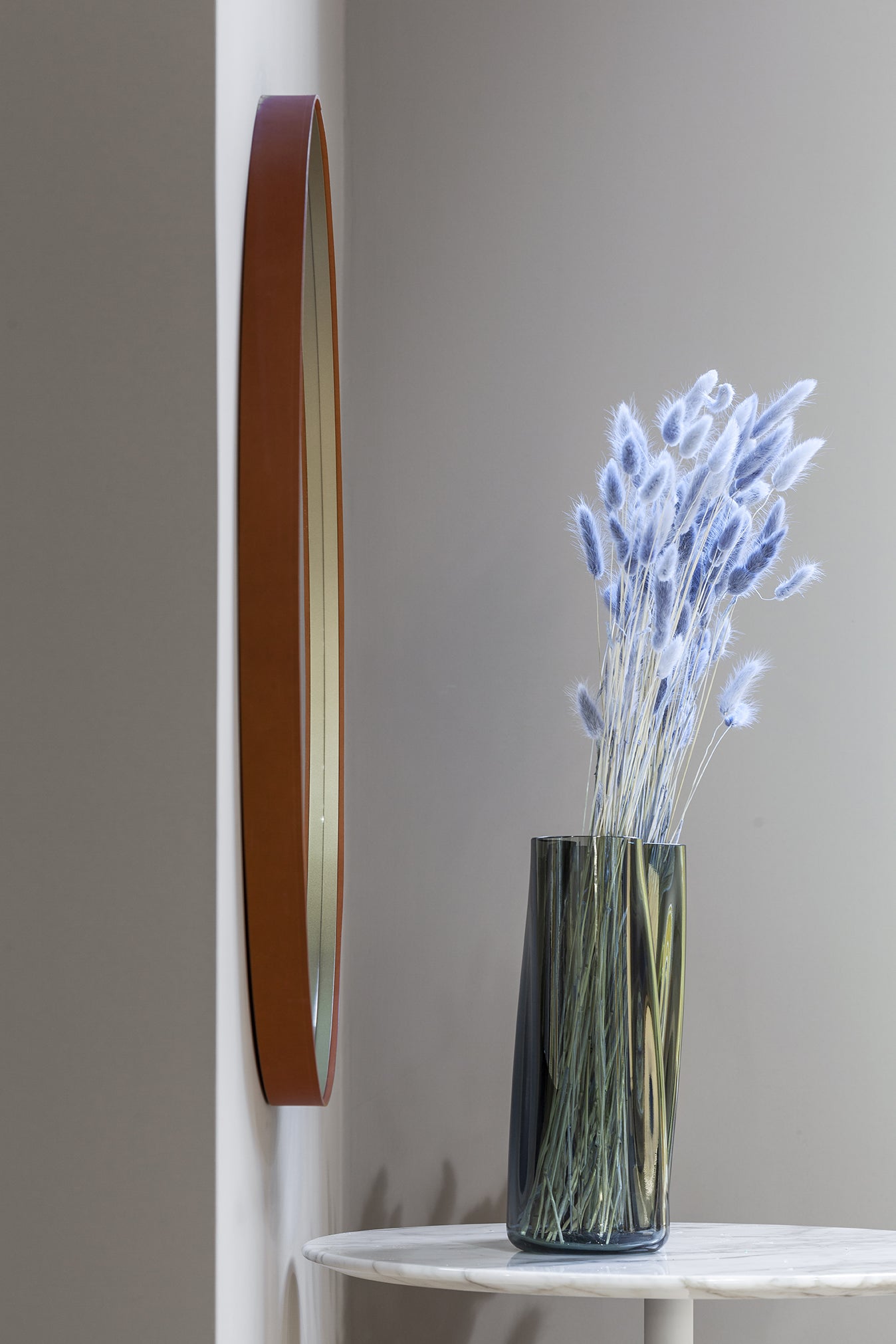 poltrona frau ren round mirror