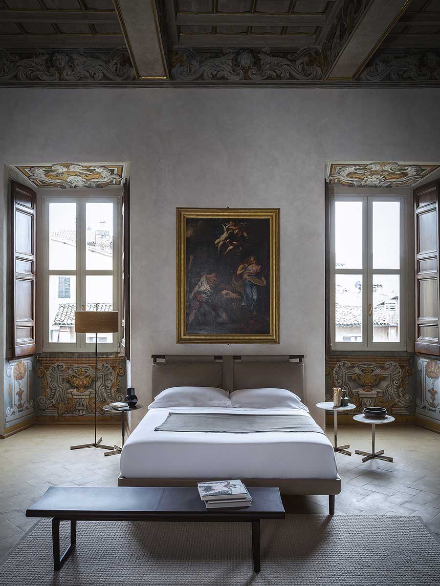 poltrona frau times bed