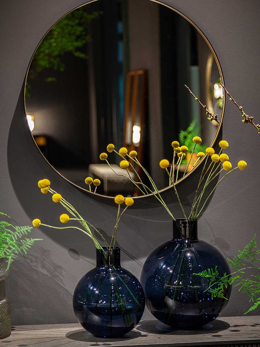 poltrona frau blue pallo vase