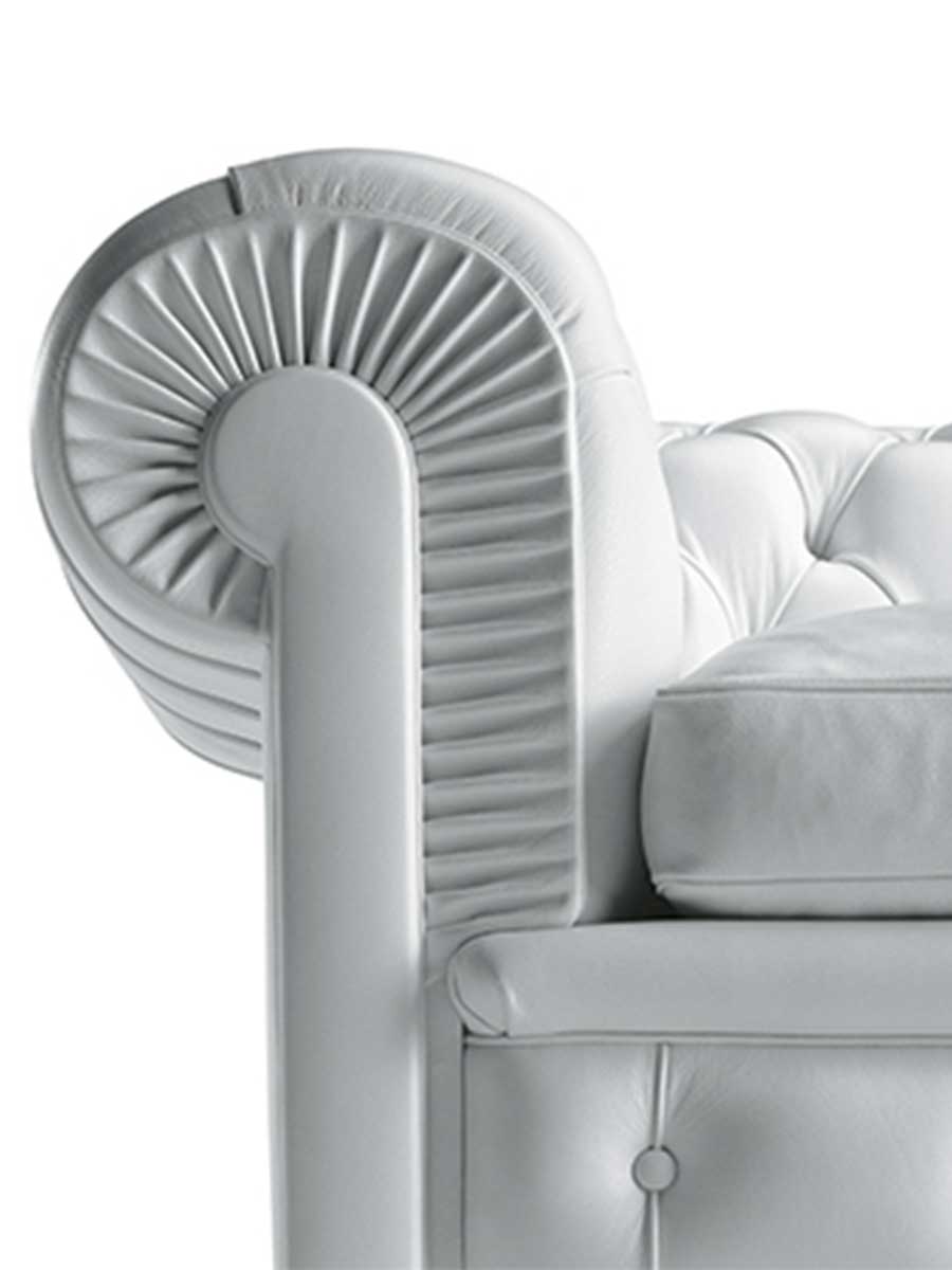 poltrona frau chester armchair