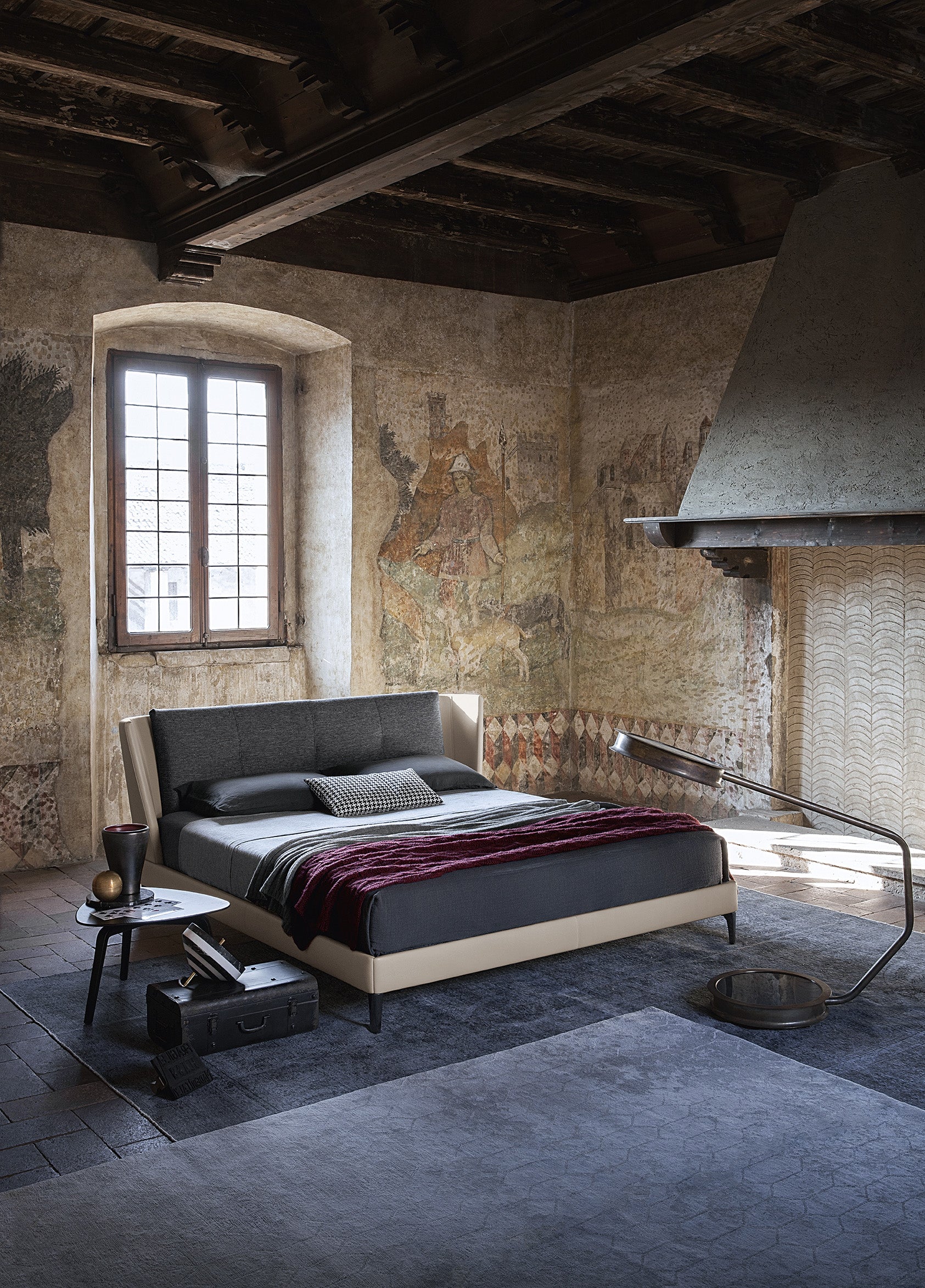 Fiorile Small Table With Triangular Top