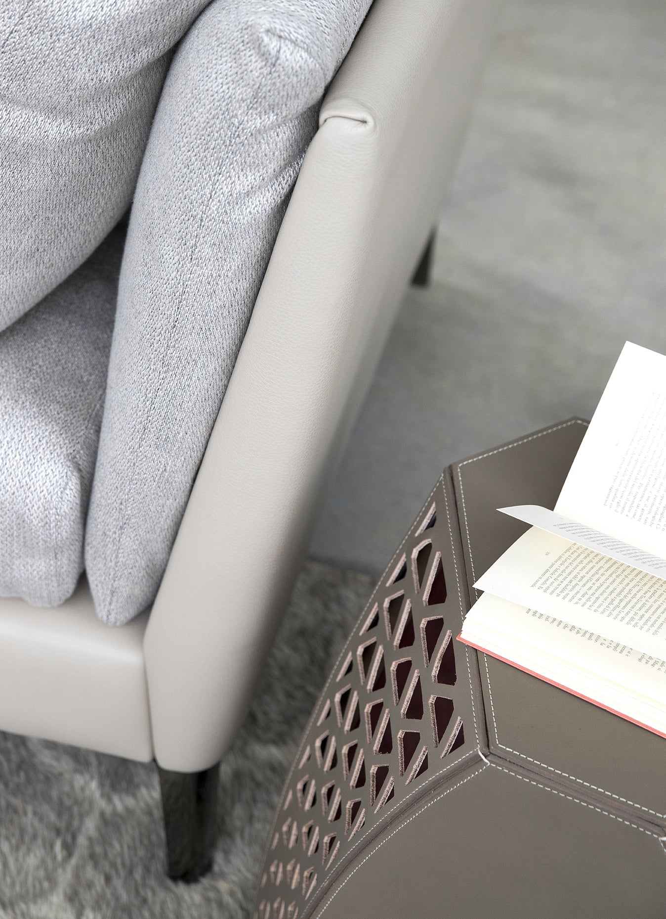poltrona frau hudson coffee table