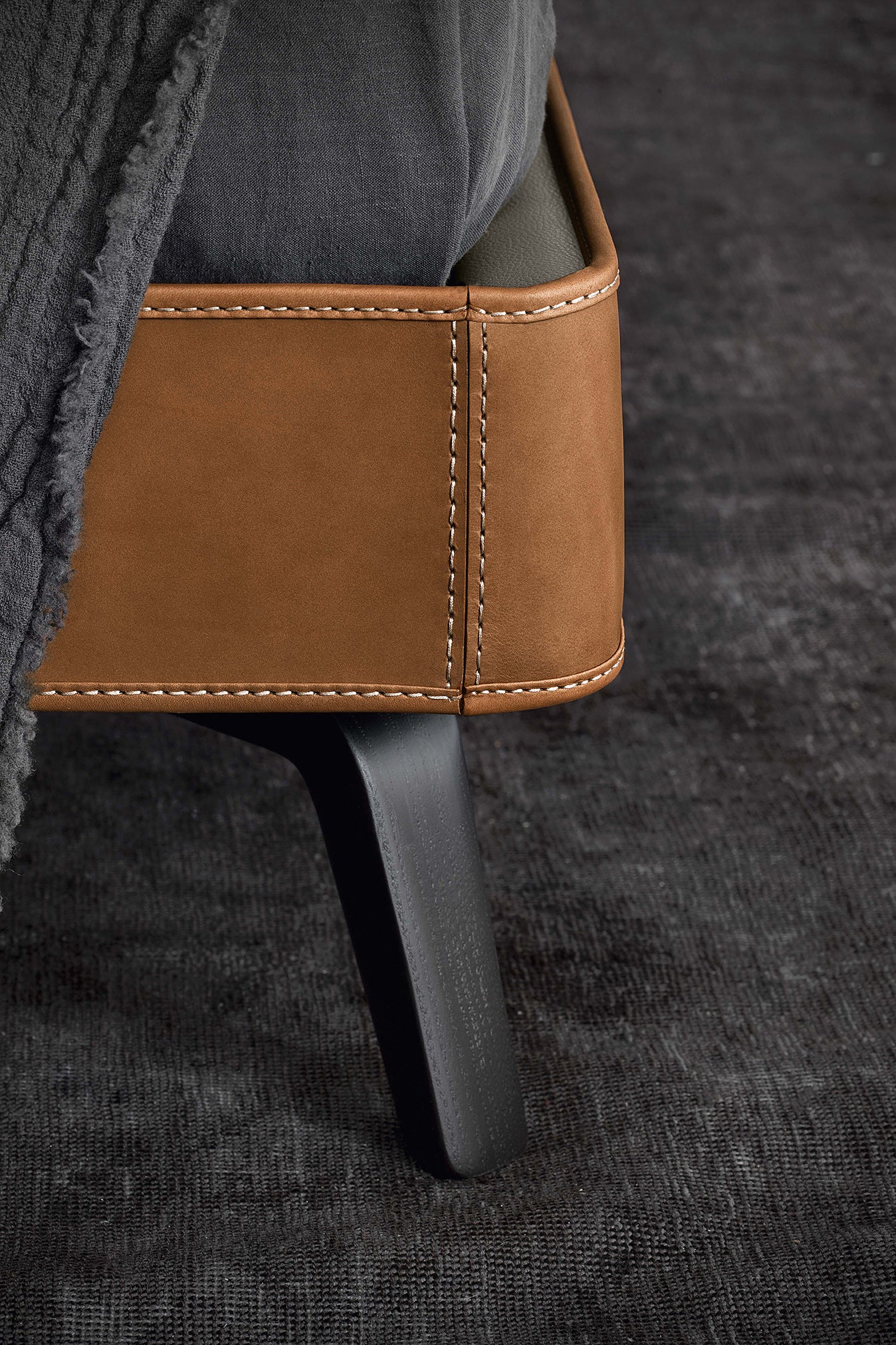 poltrona frau mamy blue bed