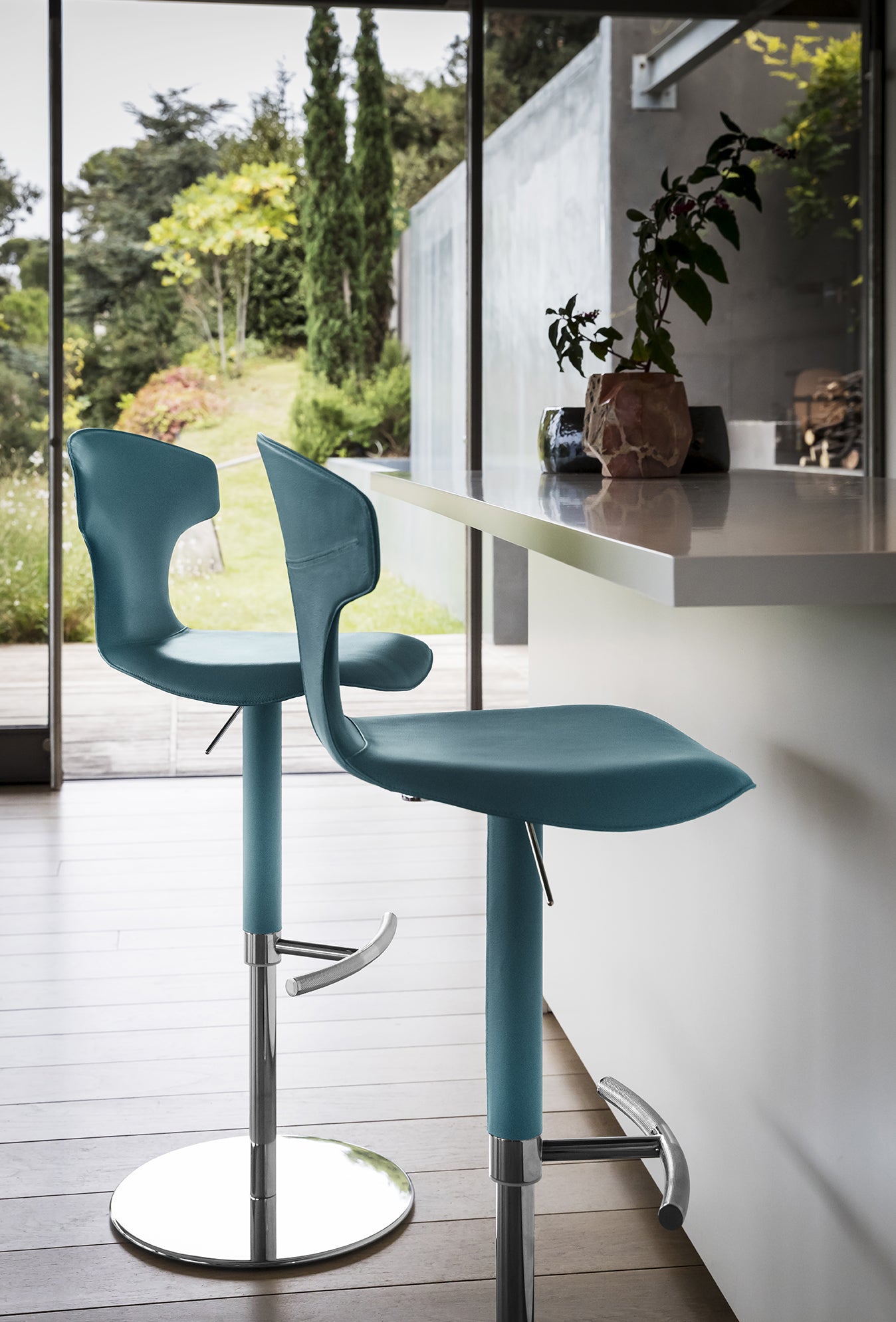 poltrona frau montera stool
